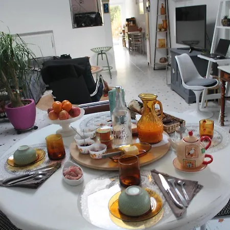 Etape 111 فندق مبيت وإفطار ليل